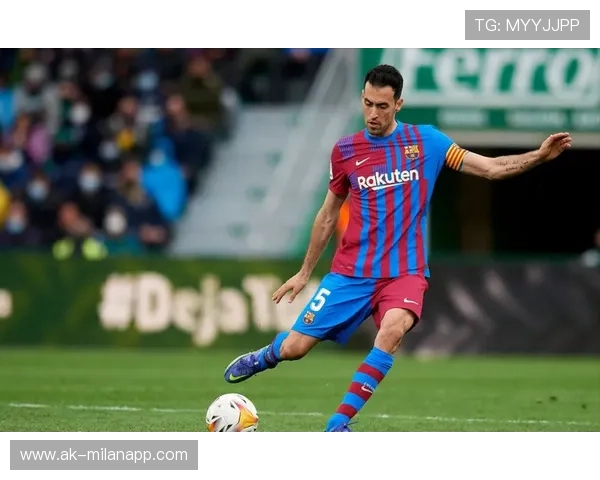 巴萨传球+冲刺综合课：训练中强化传切后插上节奏